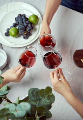 杯中倒影 當進口酒成為靜物攝影的主角